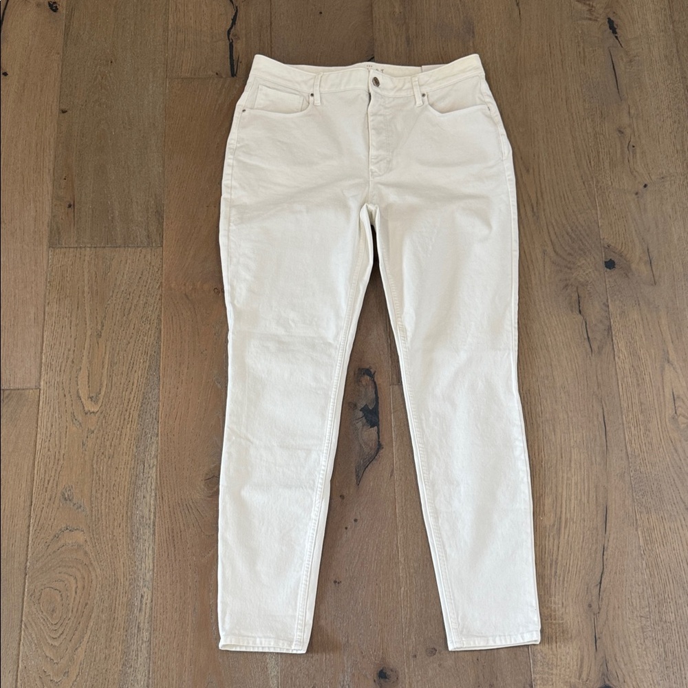 White House Black Market Cream Skinny Jeans